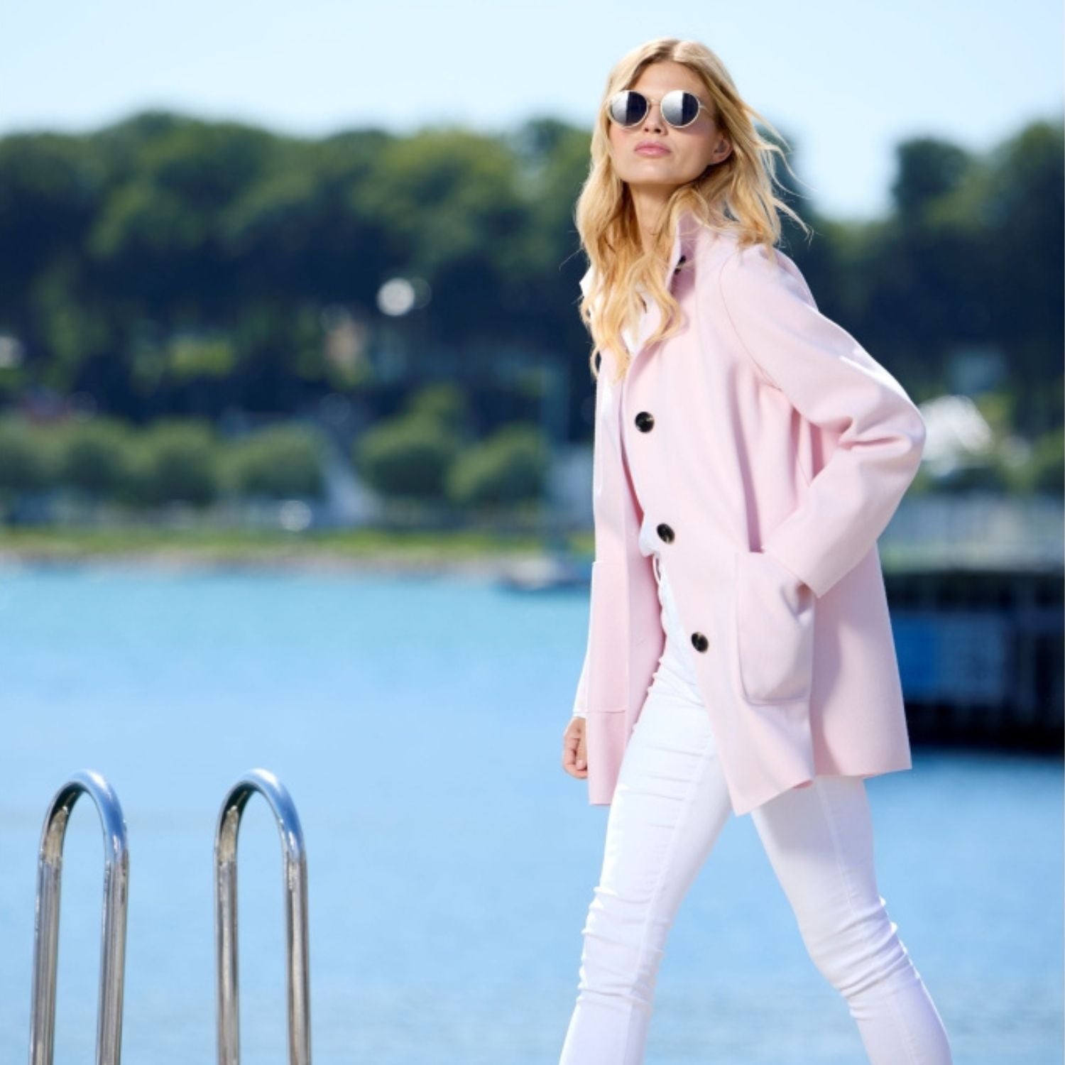 Övergångsjacka trender 2026 – Funktion, silhuetter och färger för våren